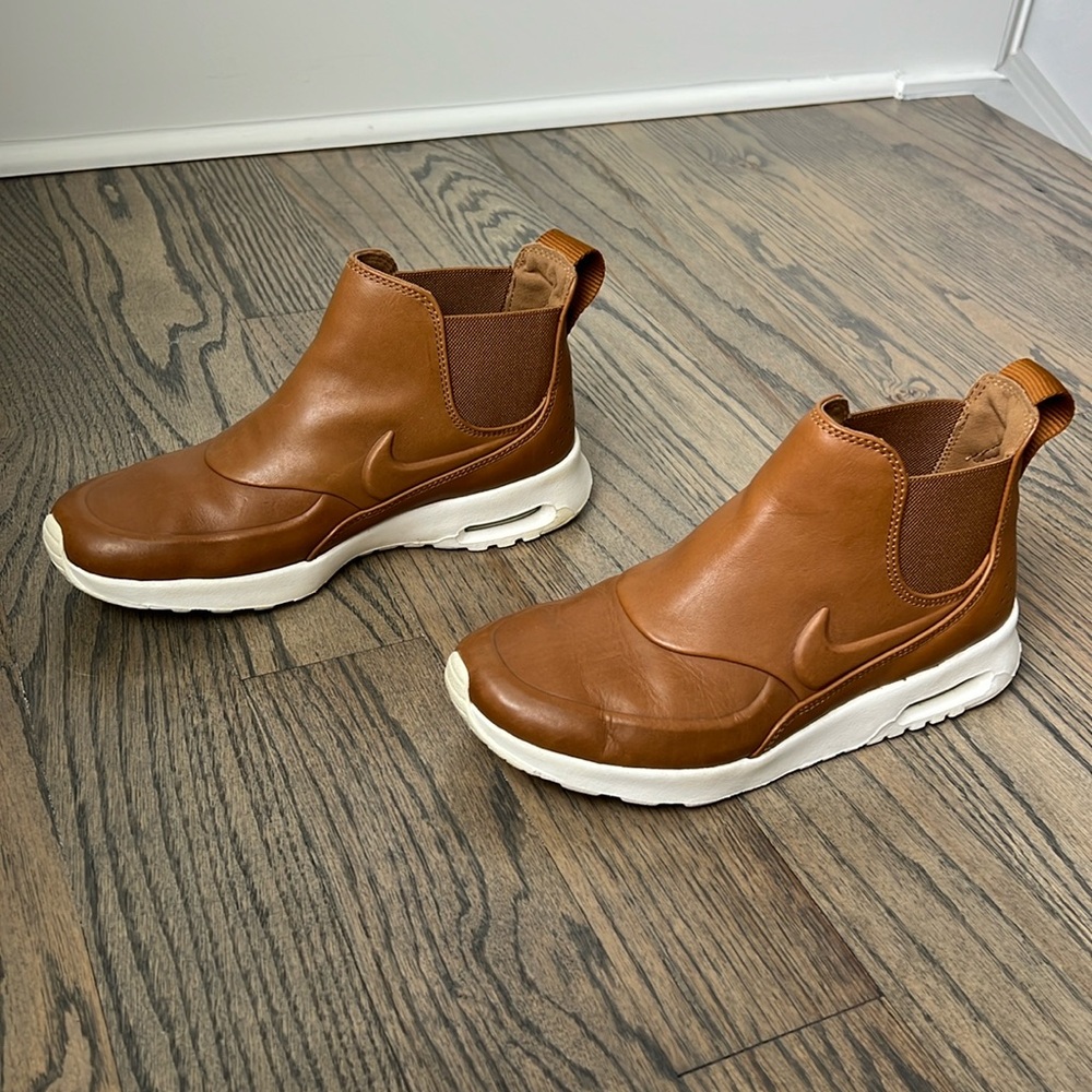 Women’s Nike Air Max Thea Mid Shoes, Size 7, Tan